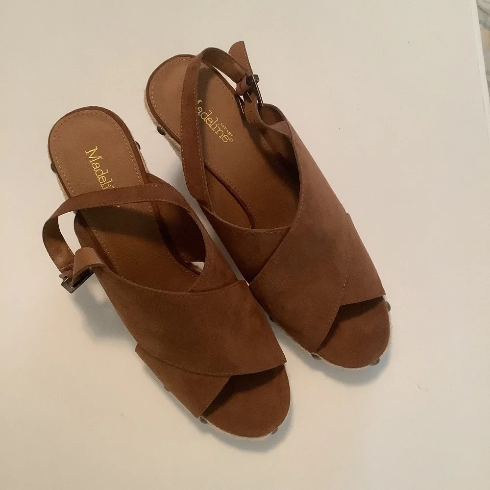 Stuart Madeline All Man Made Materials Faux Suede Wedge Sandals Tan Size 11 NWOT - Picture 1 of 7